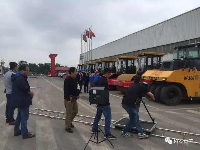 凝心聚力 团结拼搏---开云官方站官网重工举行2015员工拔河、跳绳比赛